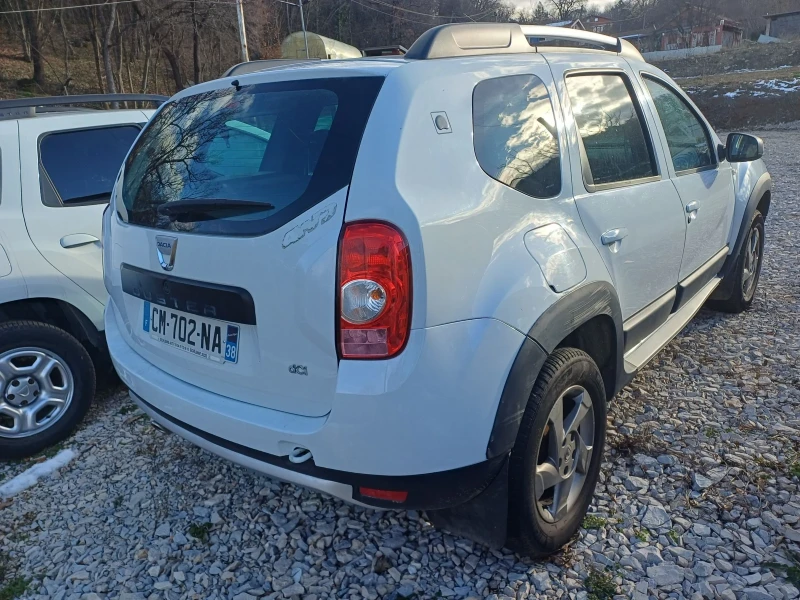 Dacia Duster 1.5dci 6ск 4х4, снимка 3 - Автомобили и джипове - 52755159