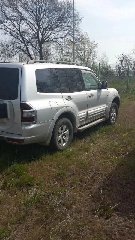 Mitsubishi Pajero, снимка 4 - Автомобили и джипове - 49089094