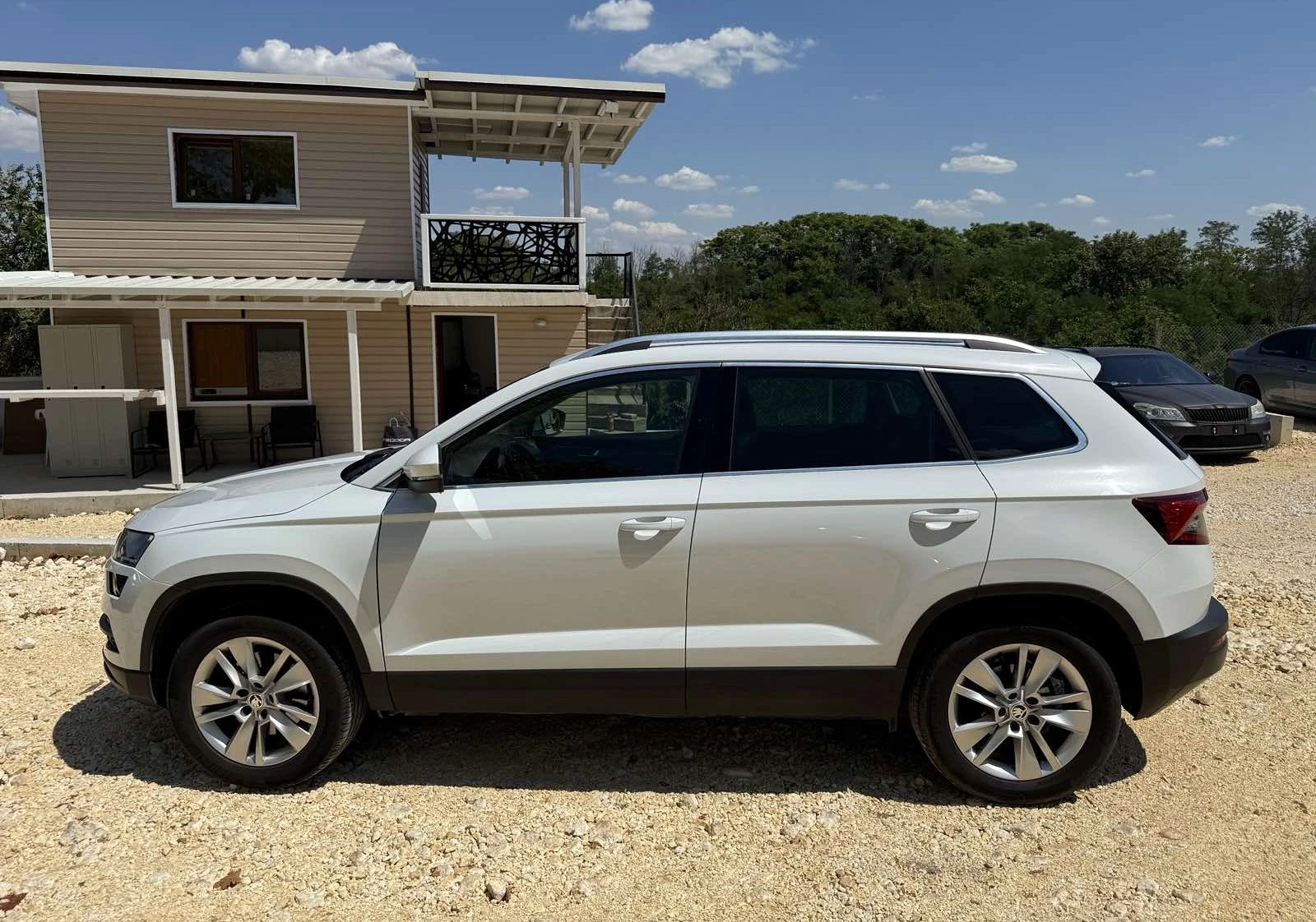 Skoda Karoq 2.0TDI 150кс. 4x4 ОБСЛУЖЕН - изображение 10