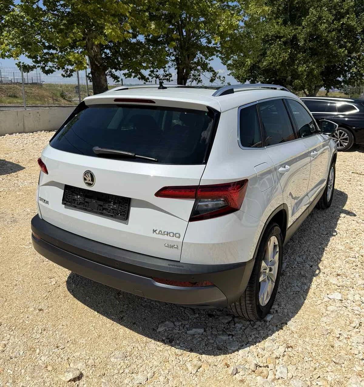 Skoda Karoq 2.0TDI 150кс. 4x4 ОБСЛУЖЕН - изображение 8