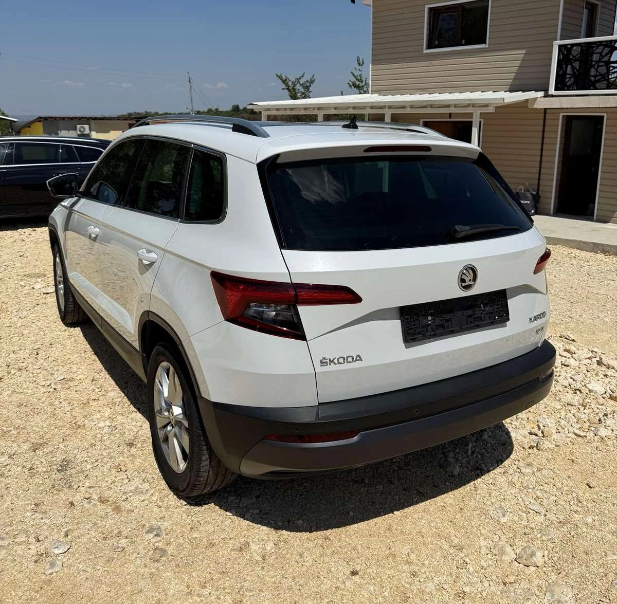 Skoda Karoq 2.0TDI 150кс. 4x4 ОБСЛУЖЕН - изображение 9