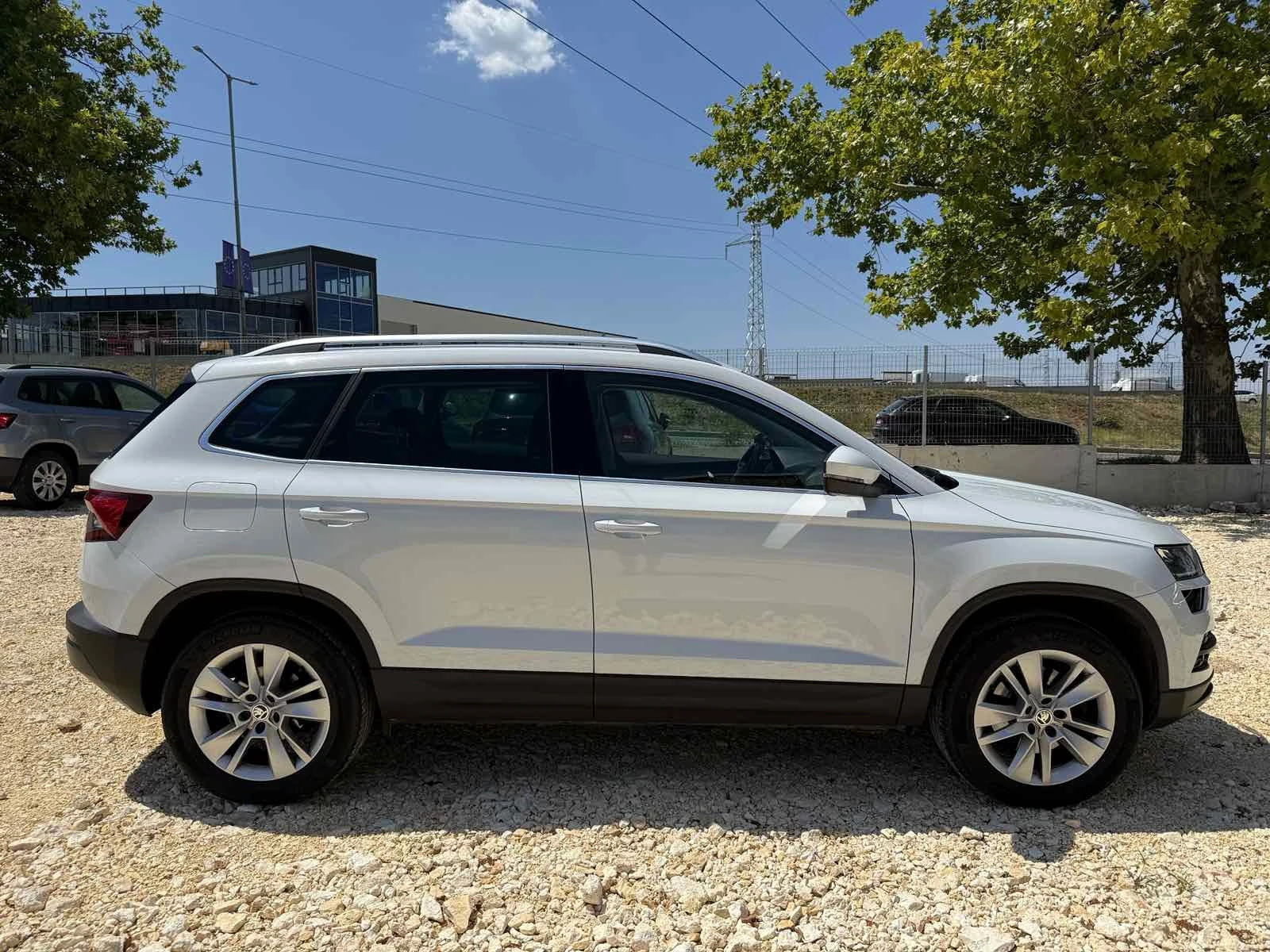 Skoda Karoq 2.0TDI 150кс. 4x4 ОБСЛУЖЕН - изображение 7
