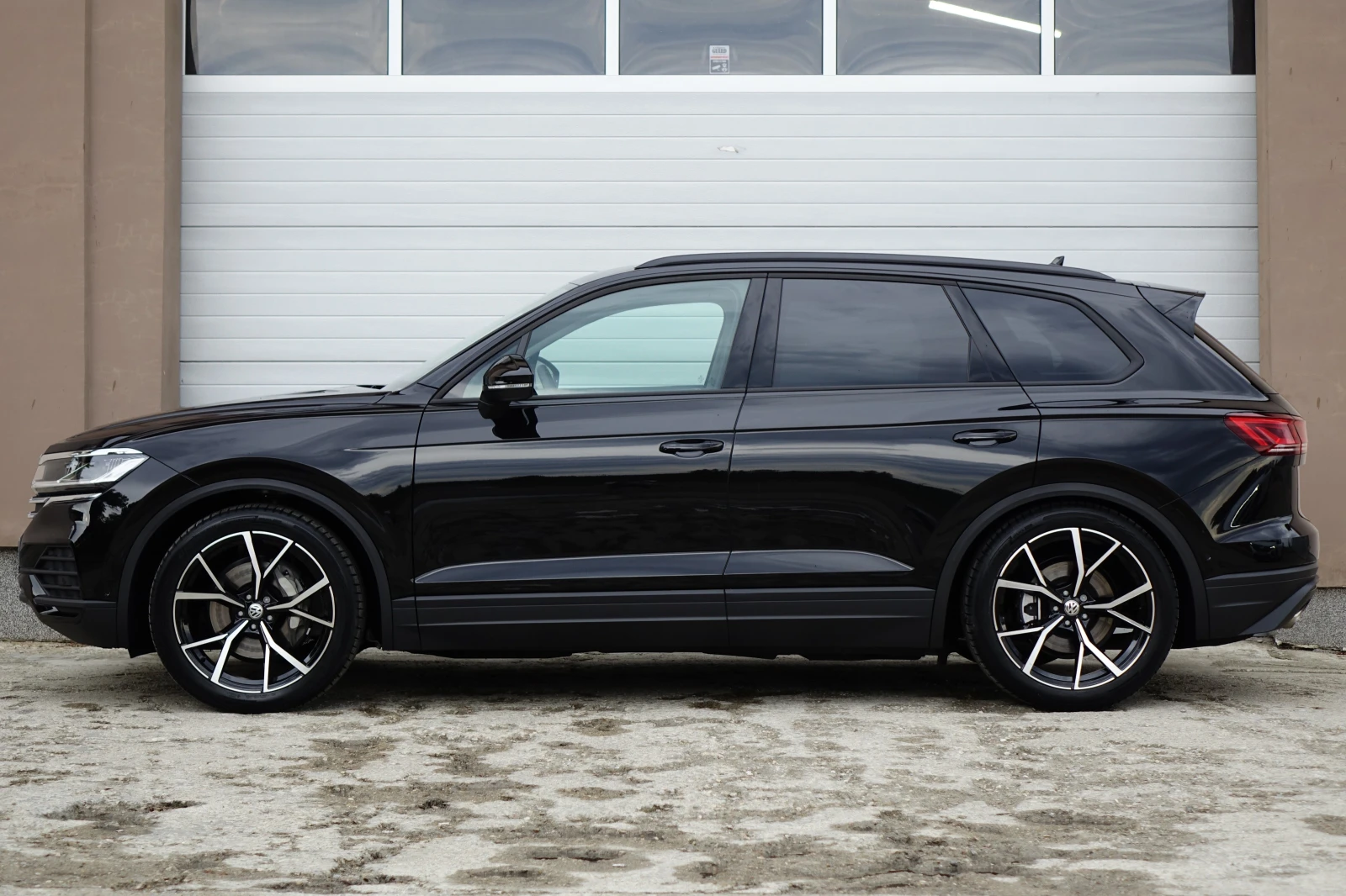 VW Touareg NEW MODEL* 4 MOTION* LED LIGHTS* 3000KM!!!  - изображение 3
