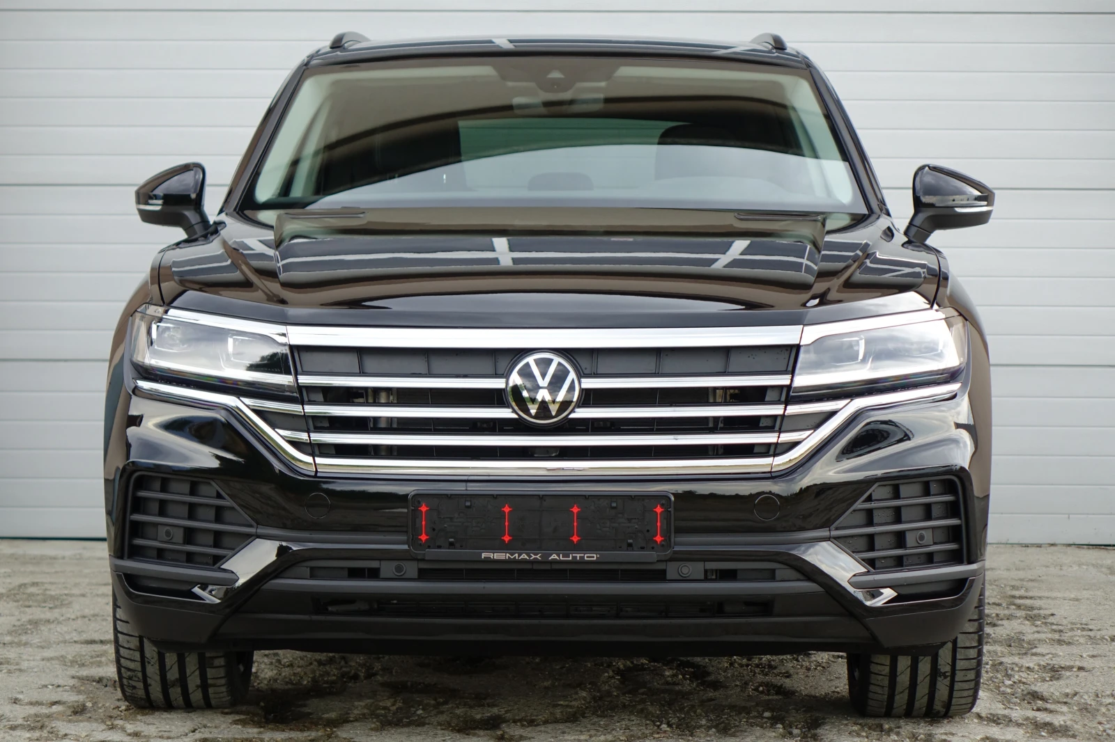 VW Touareg NEW MODEL* 4 MOTION* LED LIGHTS* 3000KM!!!  - изображение 2