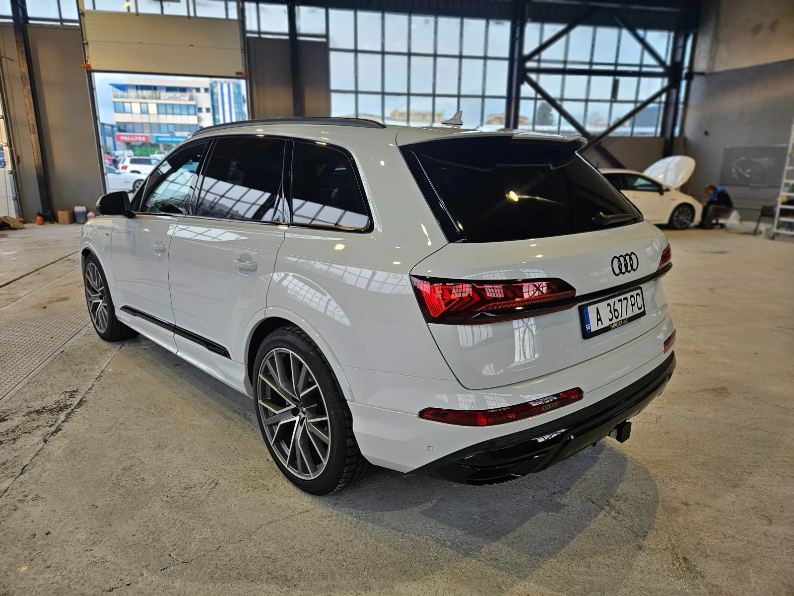 Audi Q7 Technik 69 Хил. Км - изображение 7