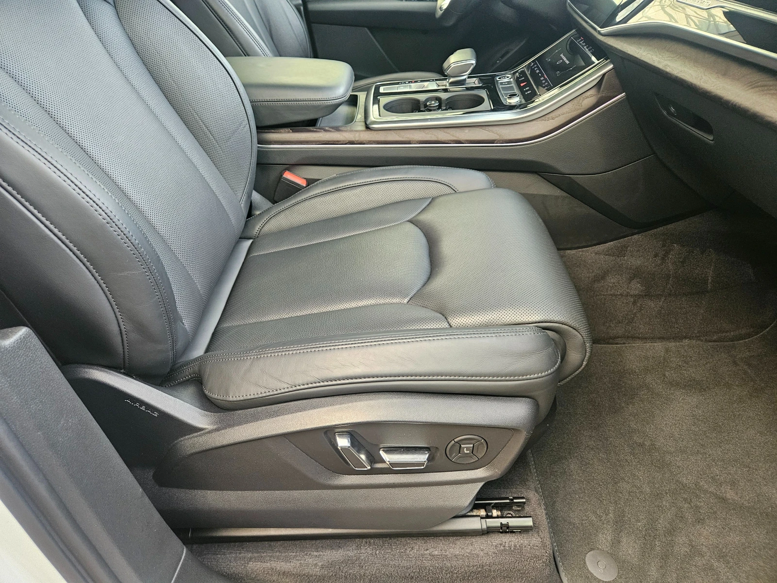 Audi Q7 Technik 69 Хил. Км - изображение 9