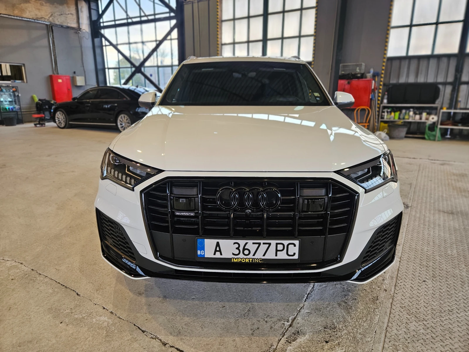 Audi Q7 Technik 69 Хил. Км - изображение 2