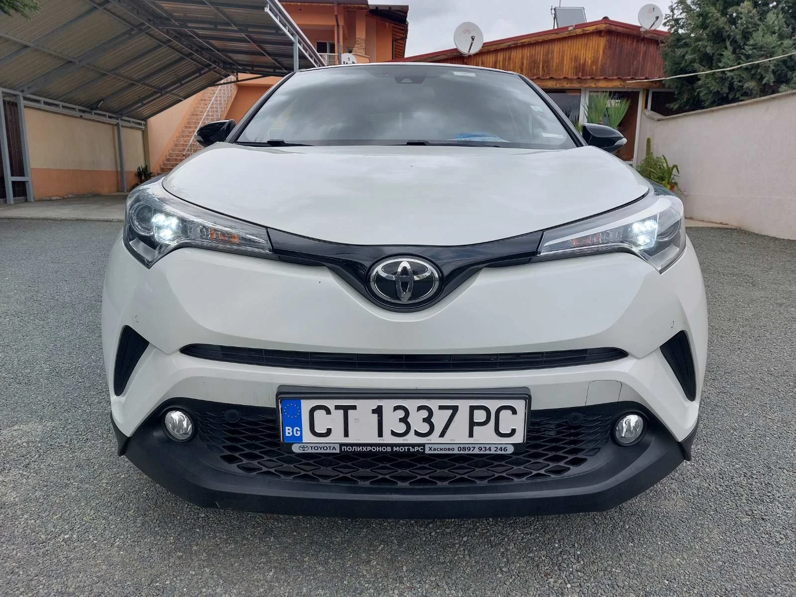 Toyota C-HR 1.6, 4x4,  | Mobile.bg   1
