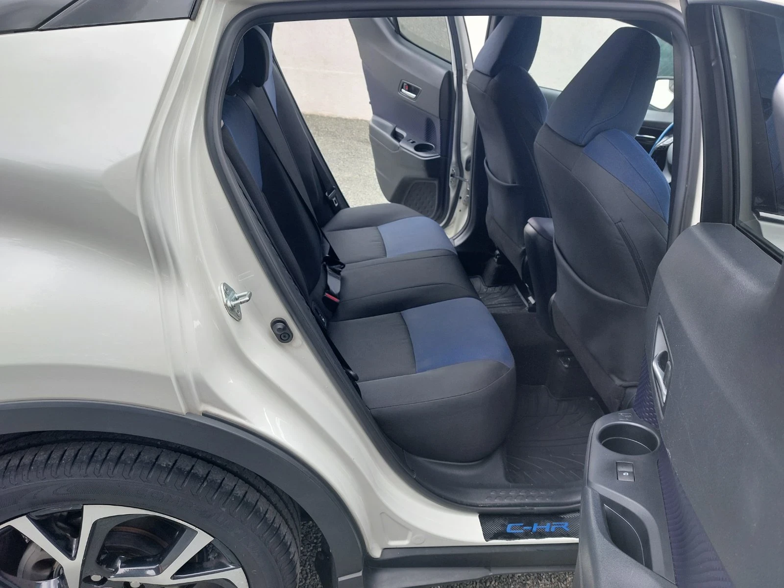 Toyota C-HR 1.6, 4x4, автоматик - изображение 7