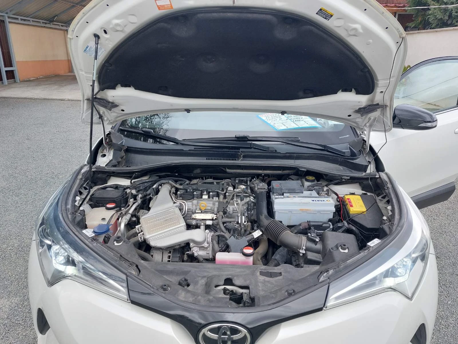 Toyota C-HR 1.6, 4x4, автоматик - изображение 9