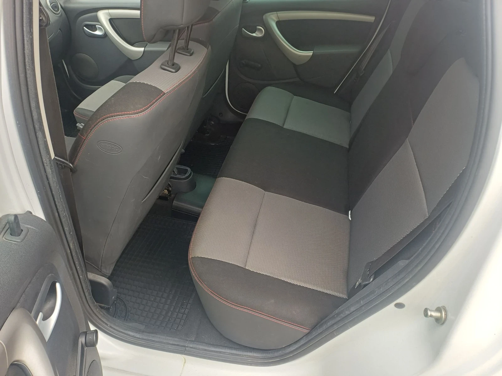 Dacia Duster 1.5dci 6�� 4�4 | Mobile.bg � ����������� 8