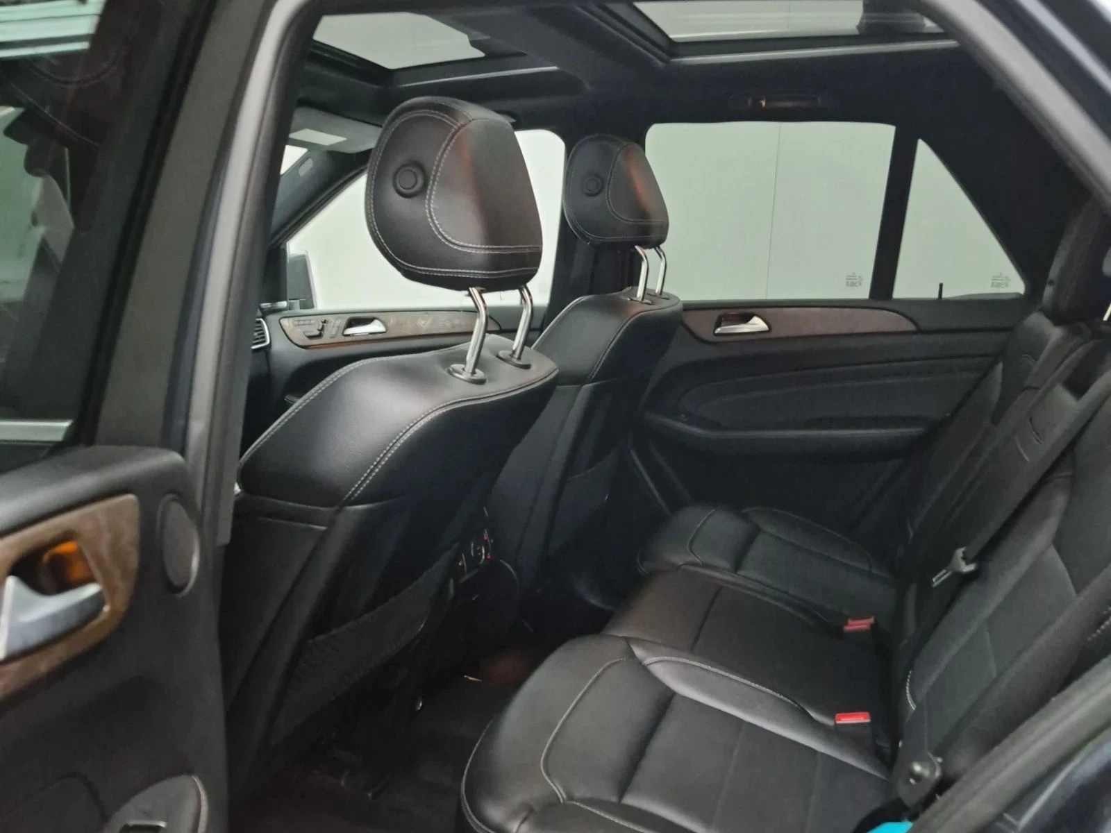 Mercedes-Benz ML 350 Bluetec 4MATIC | AMG | AIRMATIC | Панорама | FULL, снимка 14 - Автомобили и джипове - 54412613