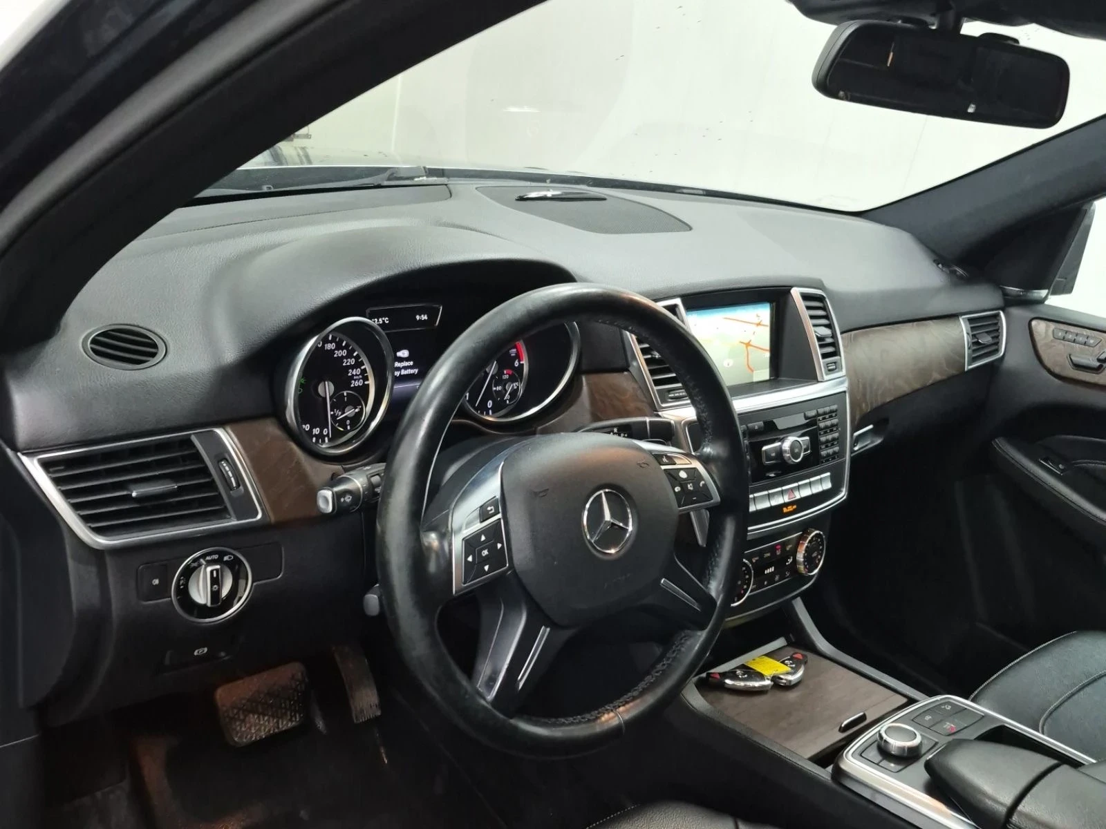Mercedes-Benz ML 350 Bluetec 4MATIC | AMG | AIRMATIC | Панорама | FULL, снимка 8 - Автомобили и джипове - 54412613
