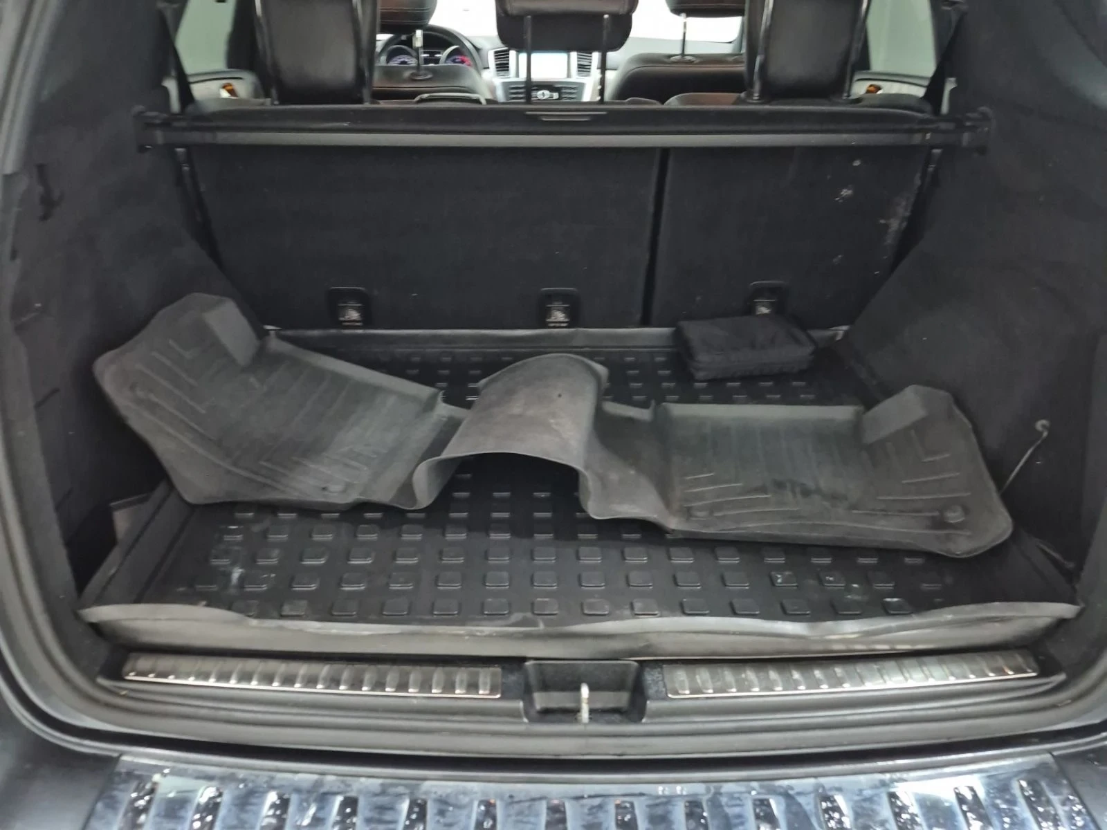 Mercedes-Benz ML 350 Bluetec 4MATIC | AMG | AIRMATIC | Панорама | FULL, снимка 15 - Автомобили и джипове - 54412613