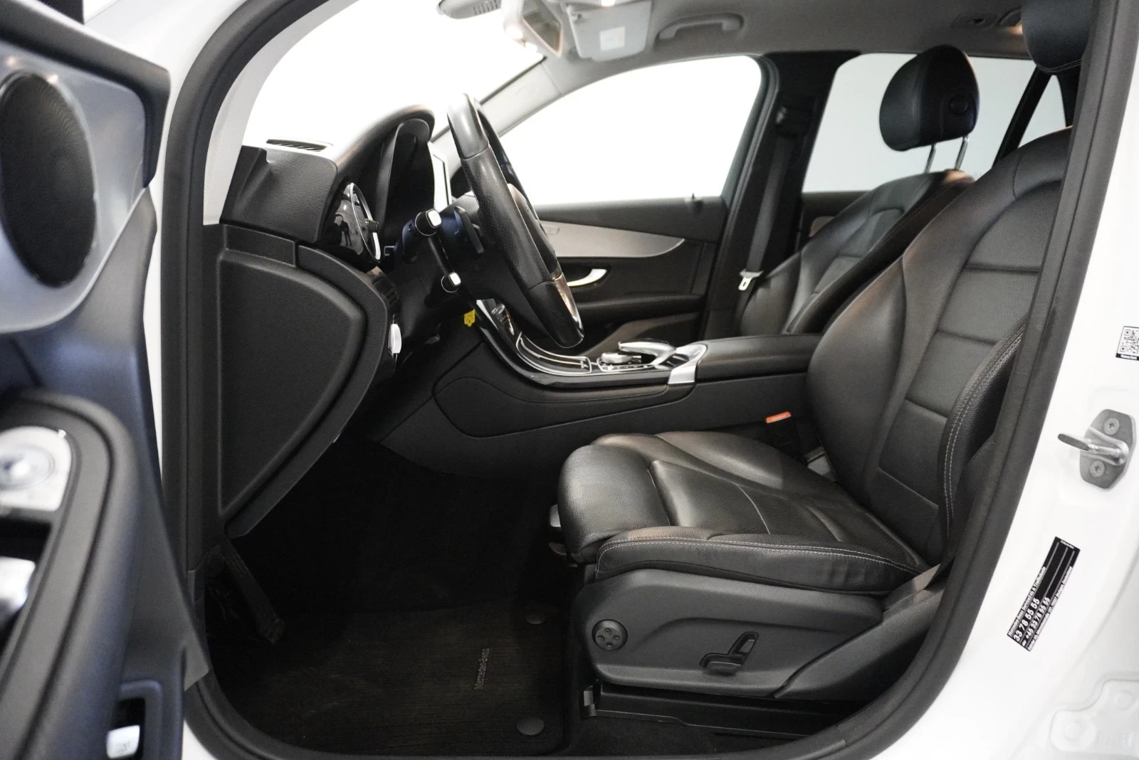 Mercedes-Benz GLC 250 AMG PACK SERVICE BOOK, снимка 6 - Автомобили и джипове - 54495746