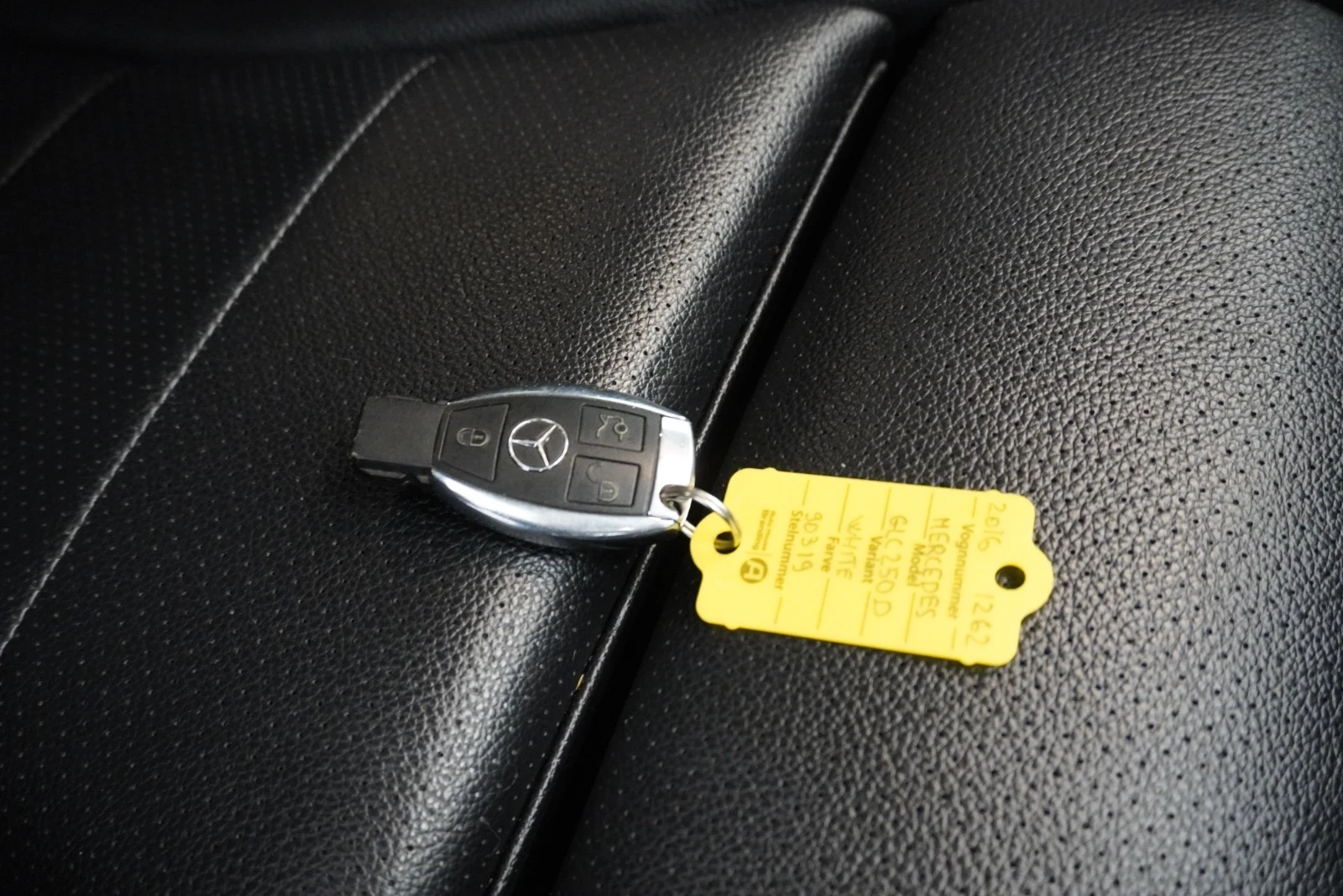 Mercedes-Benz GLC 250 AMG PACK SERVICE BOOK, снимка 16 - Автомобили и джипове - 54495746