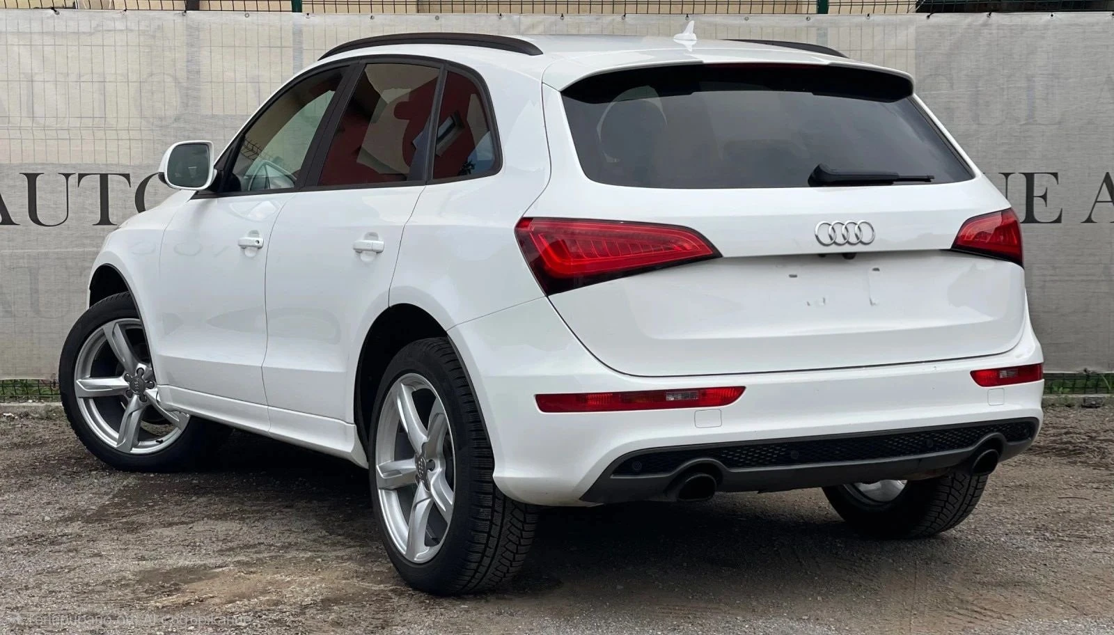 Audi Q5 2.0T quattro Premium Plus, снимка 4 - Автомобили и джипове - 54955246