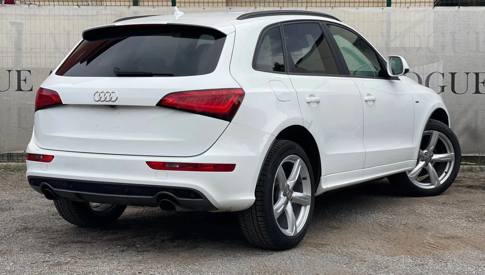 Audi Q5 2.0T quattro Premium Plus, снимка 3 - Автомобили и джипове - 54955246