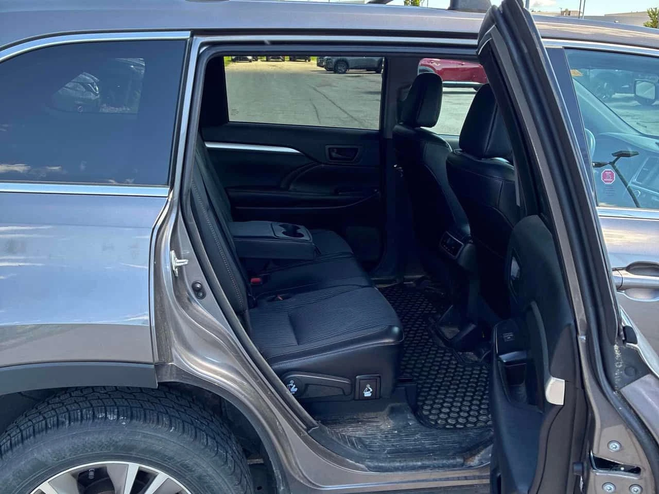 Toyota Highlander * LE * АВТОКРЕДИТ БЕЗ ПЪРВОНАЧАЛНА ВНОСКА* , снимка 11 - Автомобили и джипове - 55026887