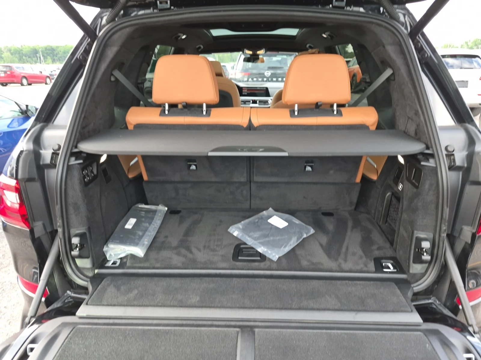 BMW X7 XDRIVE40I/7 МЕСТЕН/Blind Spot/WOOD TRIM/CARFAX, снимка 7 - Автомобили и джипове - 55165716