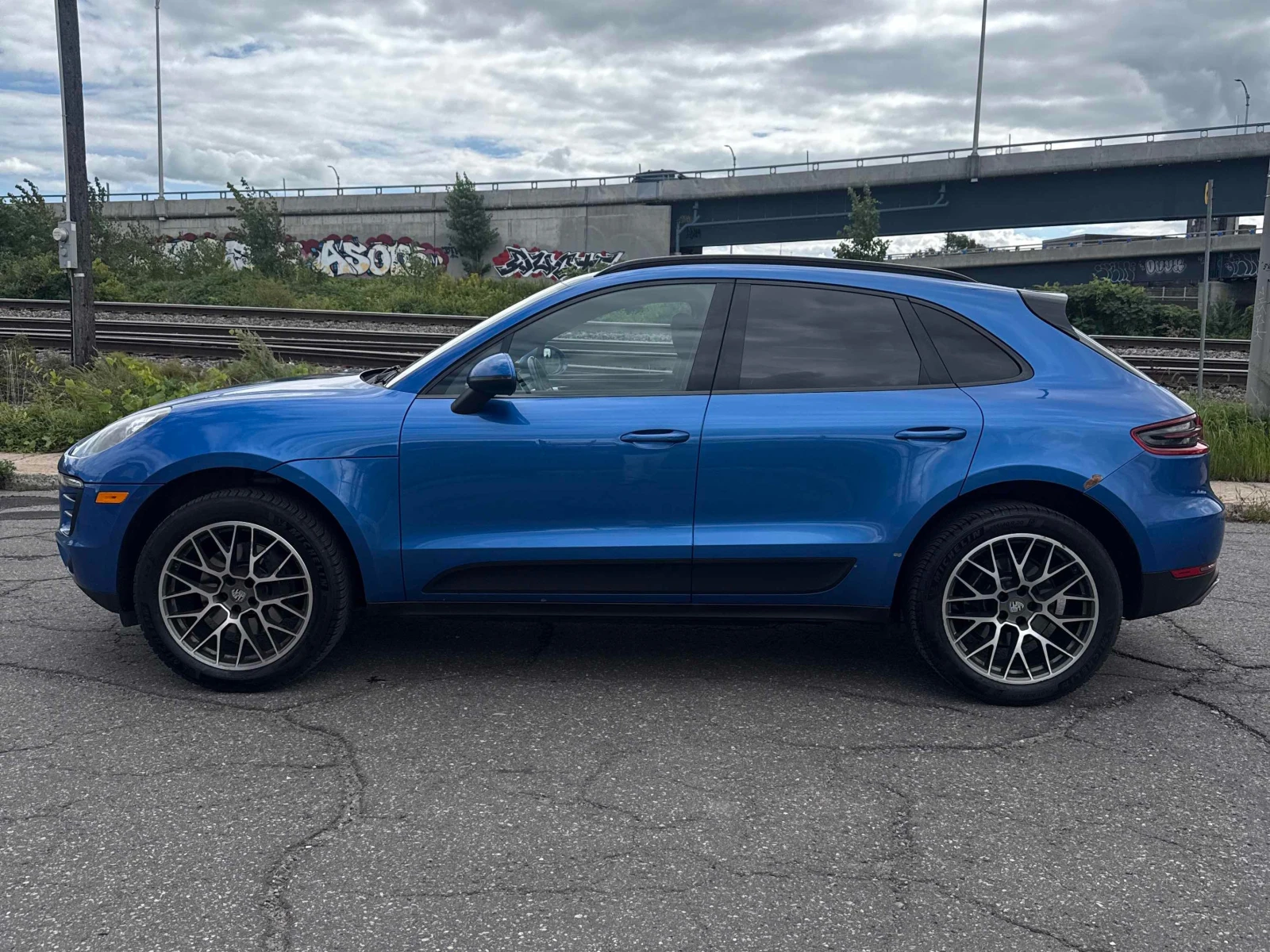 Porsche Macan  AWD / BOSE / CARFAX / АВТОКРЕДИТ , снимка 2 - Автомобили и джипове - 55857067