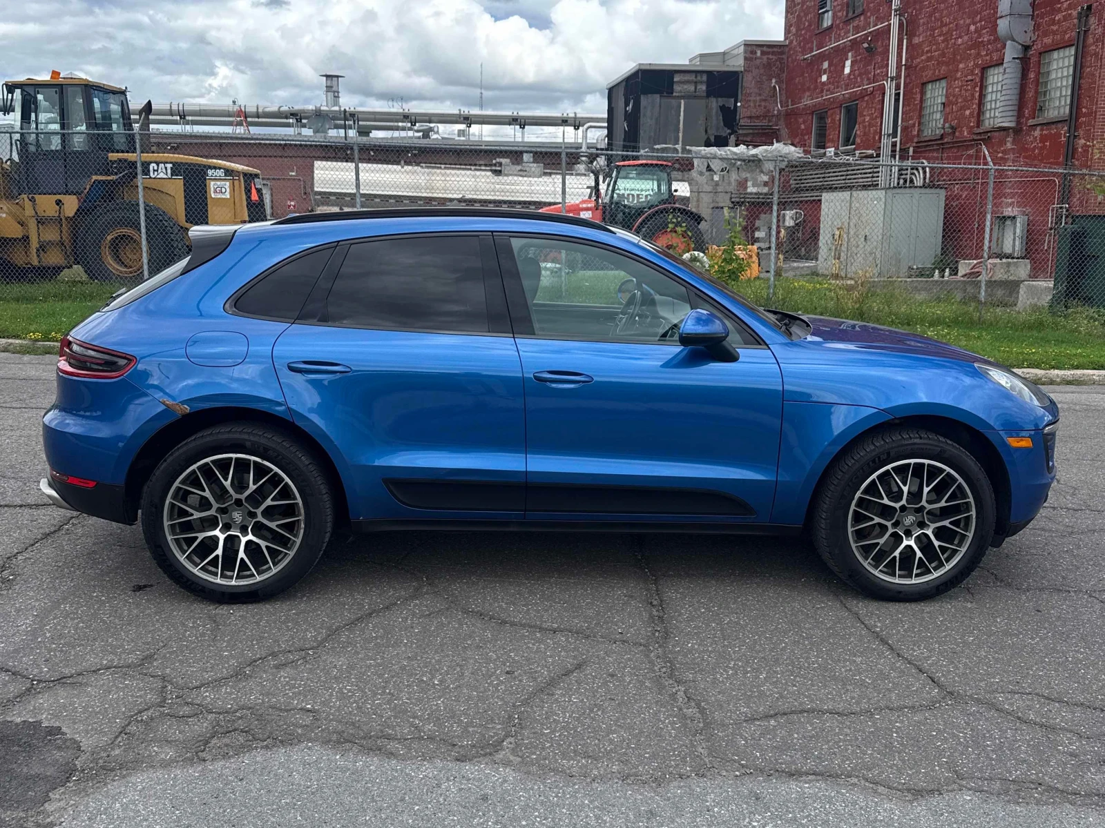 Porsche Macan  AWD / BOSE / CARFAX / АВТОКРЕДИТ , снимка 3 - Автомобили и джипове - 55857067