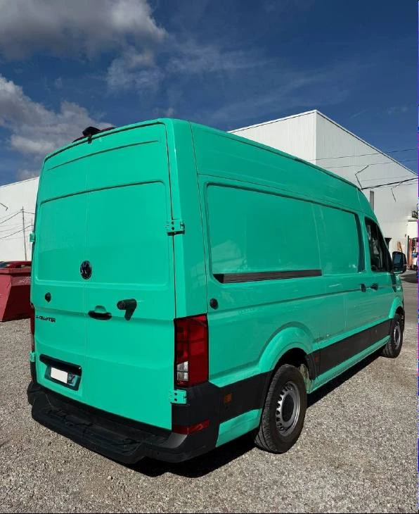 VW Crafter, снимка 2 - Бусове и автобуси - 48958337