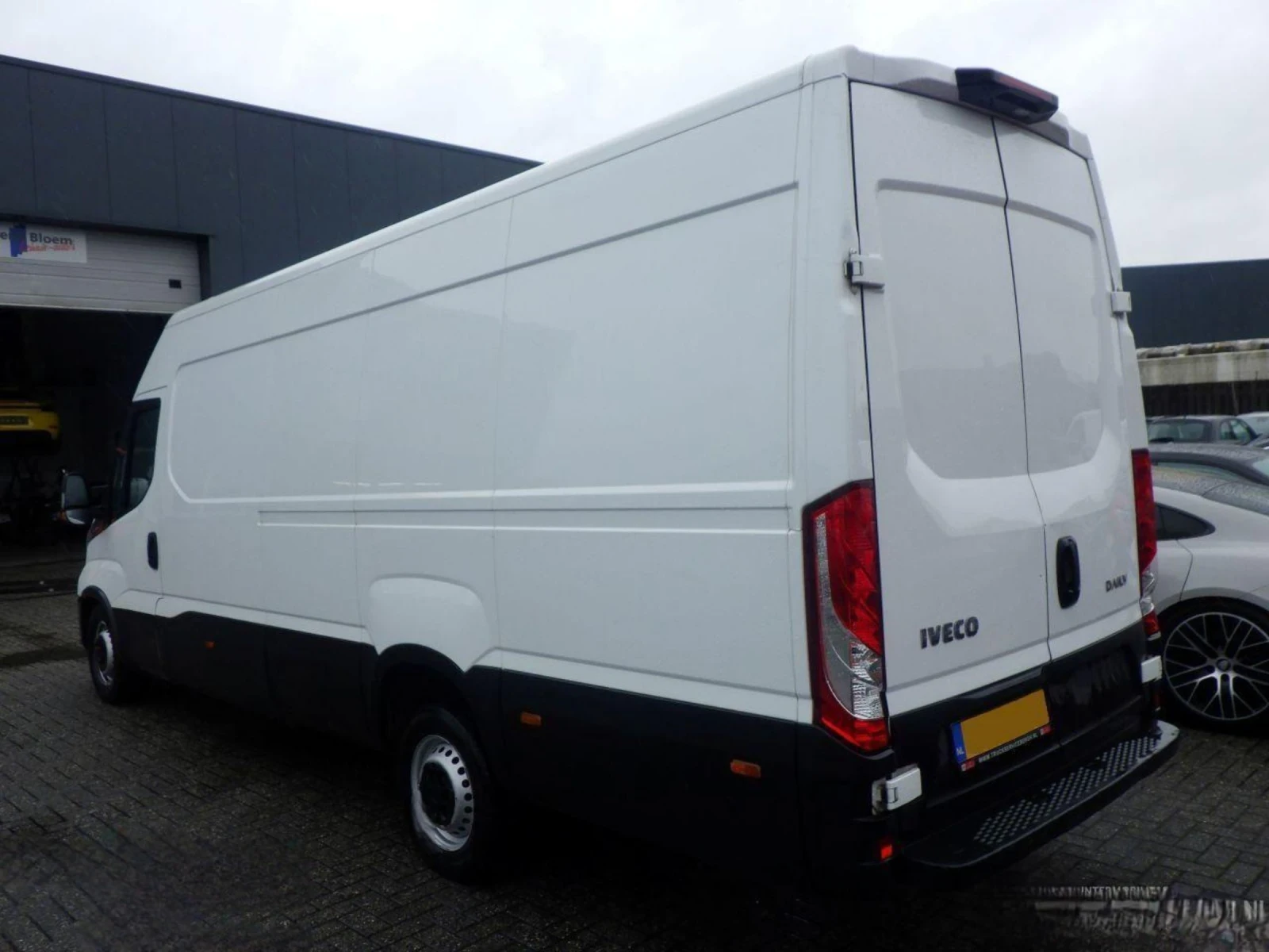 Iveco Daily 3.0 179k.c. 8G Himatic , снимка 2 - Бусове и автобуси - 53829437