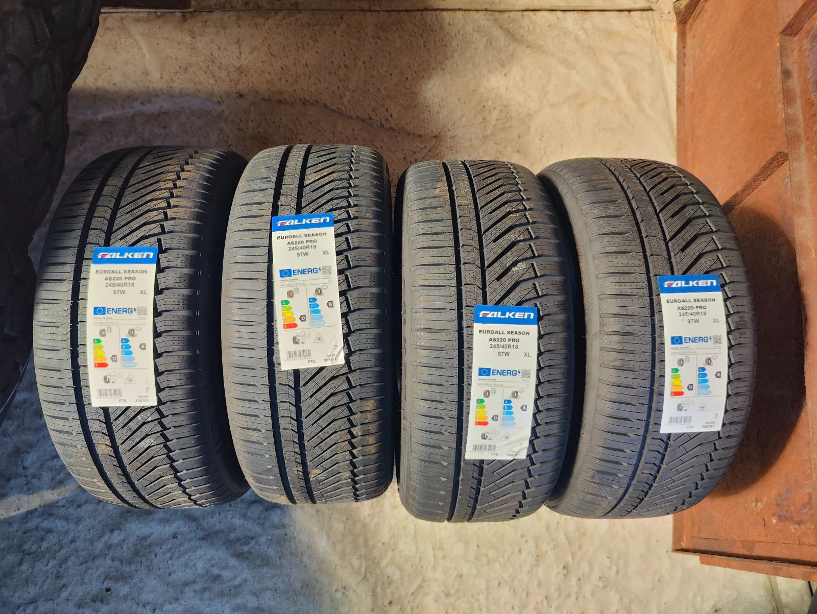 Гуми Всесезонни 245/40R18
