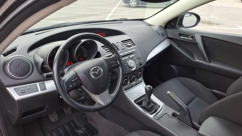 Mazda 3 1.6, снимка 8 - Автомобили и джипове - 44674409