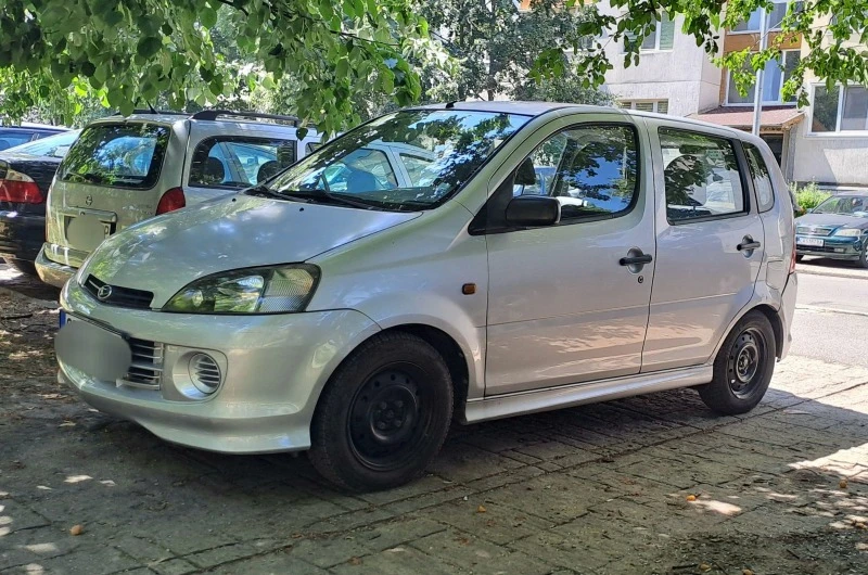 Daihatsu Yrv, снимка 3 - Автомобили и джипове - 48210639