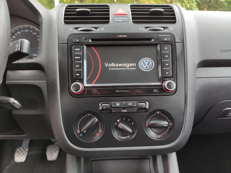 VW Golf 1.6i 102hp, снимка 10 - Автомобили и джипове - 47341906