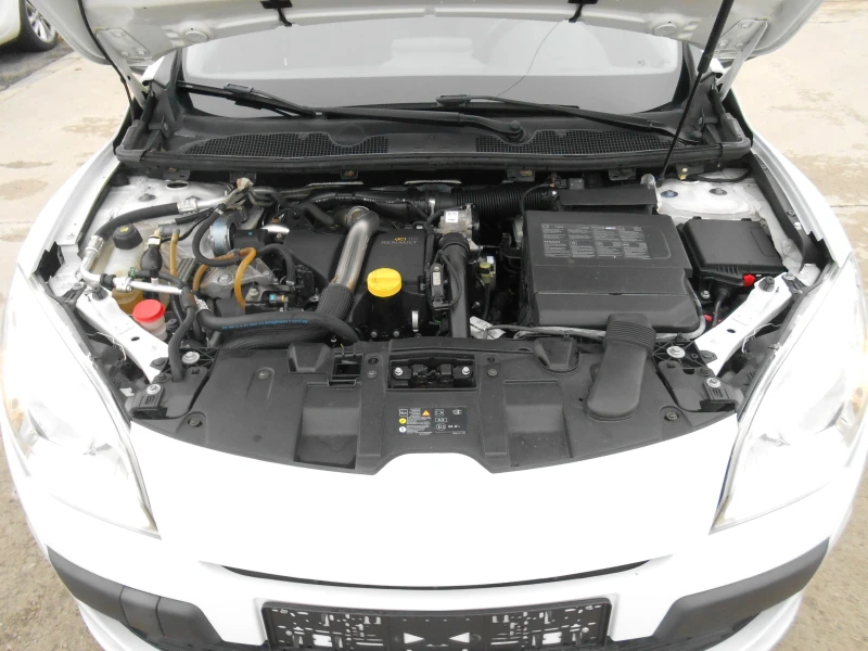 Renault Megane 1.5d-Euro-5A, снимка 9 - Автомобили и джипове - 48021318