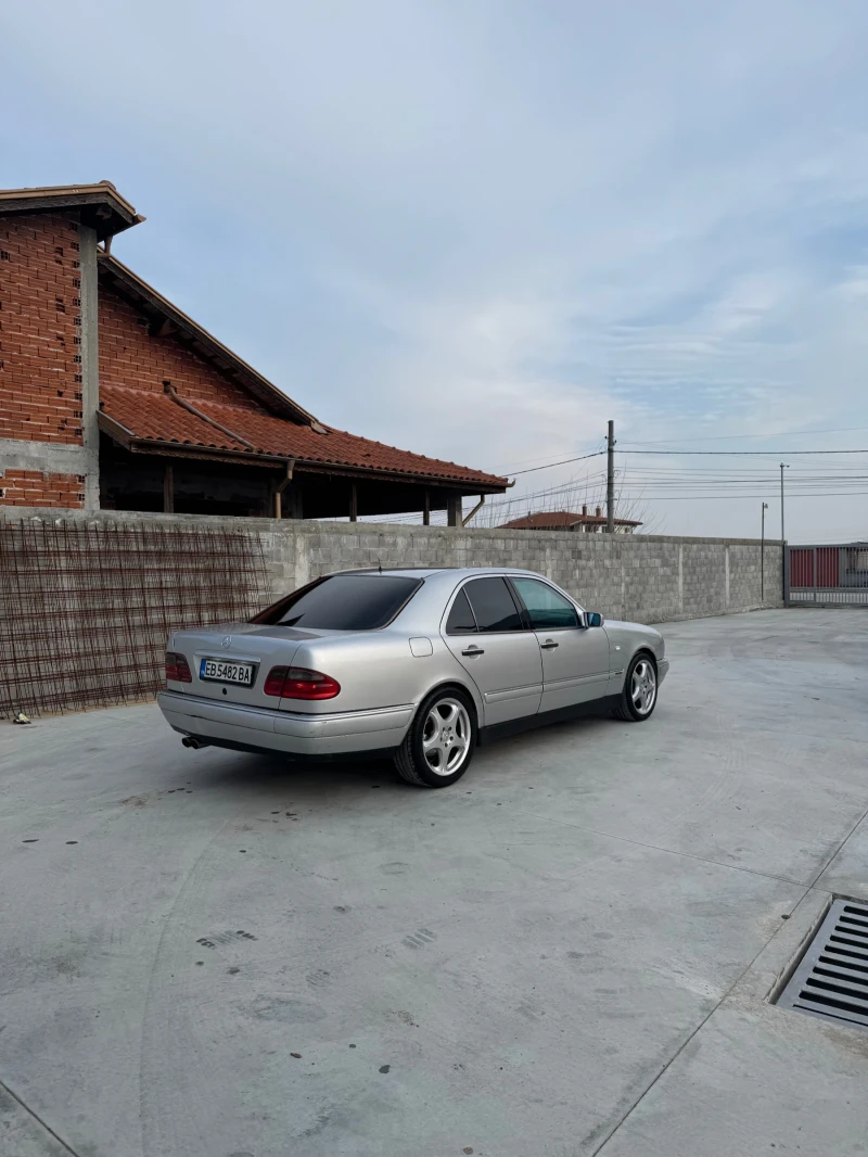 Mercedes-Benz E 200 KOMPRESSOR, снимка 7 - Автомобили и джипове - 48358874