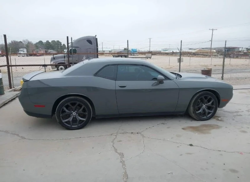 Dodge Challenger, снимка 4 - Автомобили и джипове - 49222234