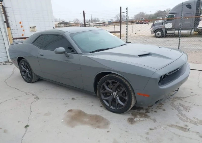 Dodge Challenger, снимка 3 - Автомобили и джипове - 49222234