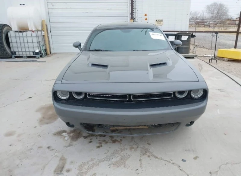 Dodge Challenger, снимка 2 - Автомобили и джипове - 49222234