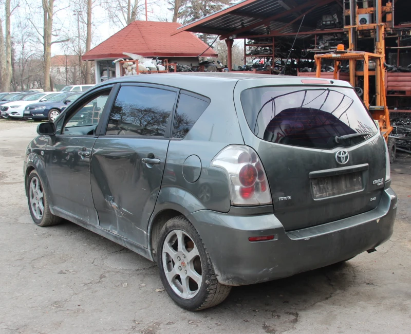 Toyota Corolla verso 2.0 D-4D  177 кс.  - САМО НА ЧАСТИ , снимка 7 - Автомобили и джипове - 49259288