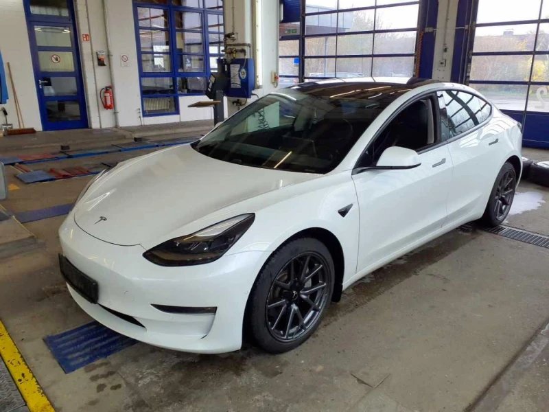 Tesla Model 3  4х4 Европейска Гаранция, снимка 2 - Автомобили и джипове - 50398962