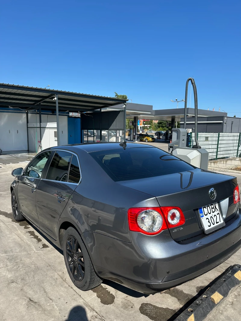 VW Jetta, снимка 5 - Автомобили и джипове - 51222539
