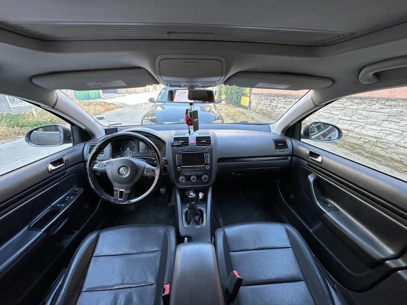 VW Jetta, снимка 10 - Автомобили и джипове - 51222539