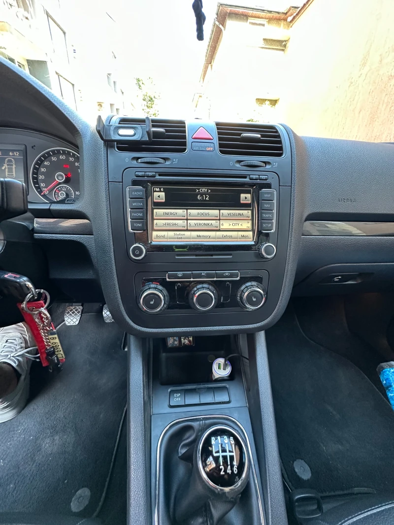 VW Jetta, снимка 9 - Автомобили и джипове - 51222539