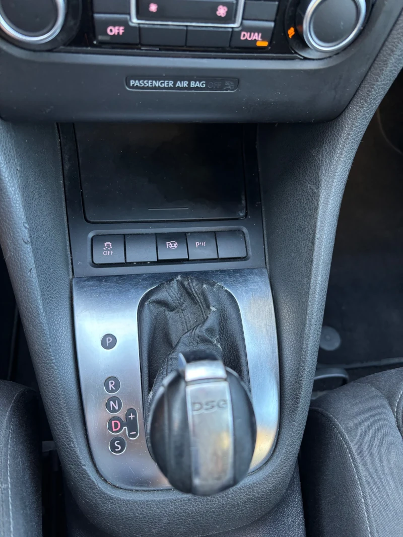 VW Golf 1.6tdi R-line, снимка 8 - Автомобили и джипове - 52578060