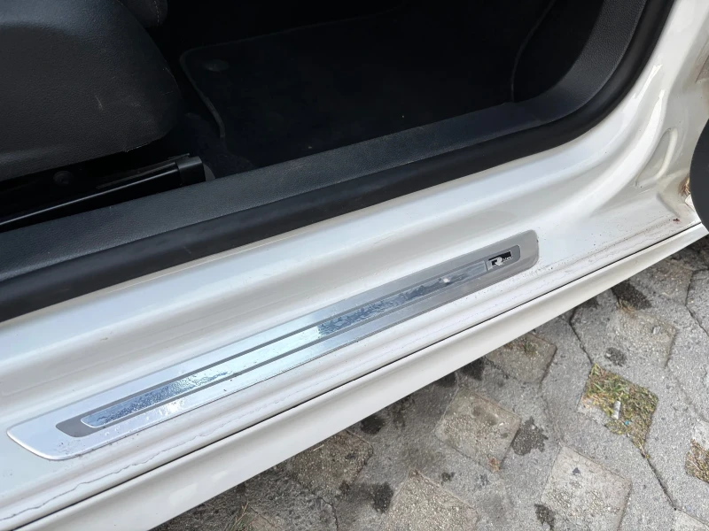 VW Golf 1.6tdi R-line, снимка 3 - Автомобили и джипове - 52578060