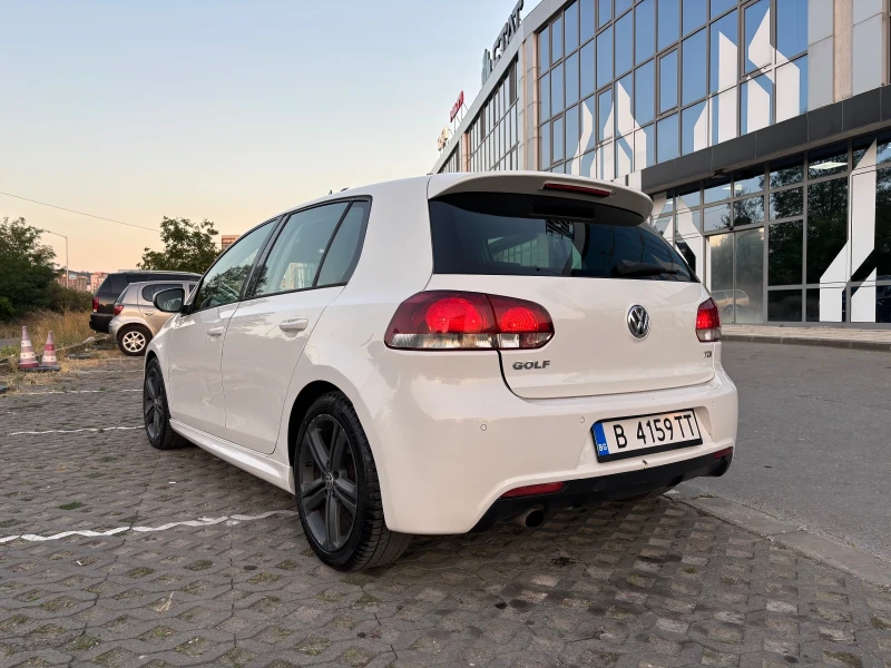 VW Golf 1.6tdi R-line, снимка 5 - Автомобили и джипове - 52578060