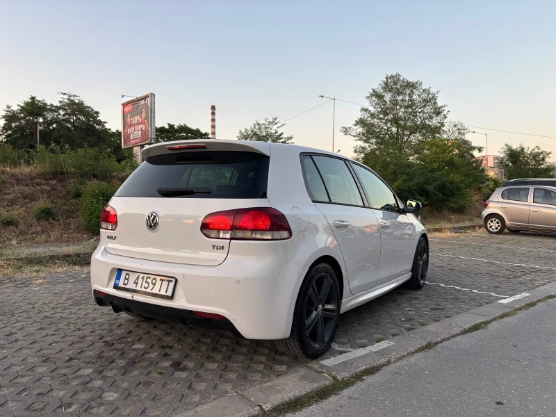 VW Golf 1.6tdi R-line, снимка 4 - Автомобили и джипове - 52578060