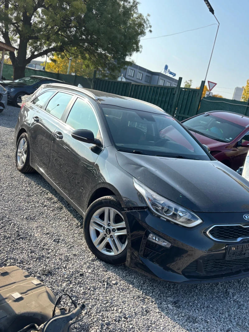 Kia Ceed 1.4 турбо Automatic , снимка 3 - Автомобили и джипове - 52078227