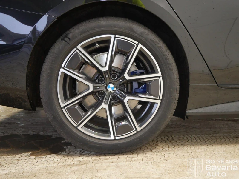 BMW i4 40 eDrive M Sport Paket, снимка 15 - Автомобили и джипове - 52833499