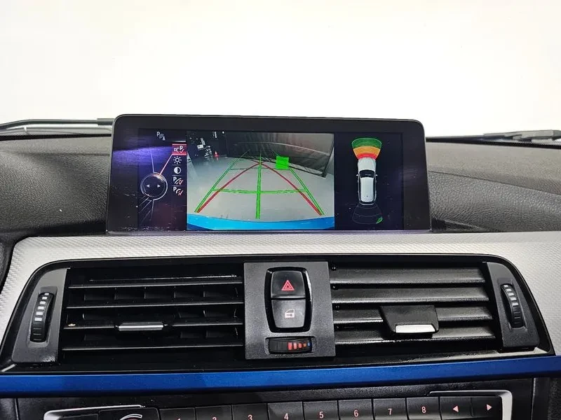 BMW 320 D Touring M Performance Edition, снимка 16 - Автомобили и джипове - 56161980