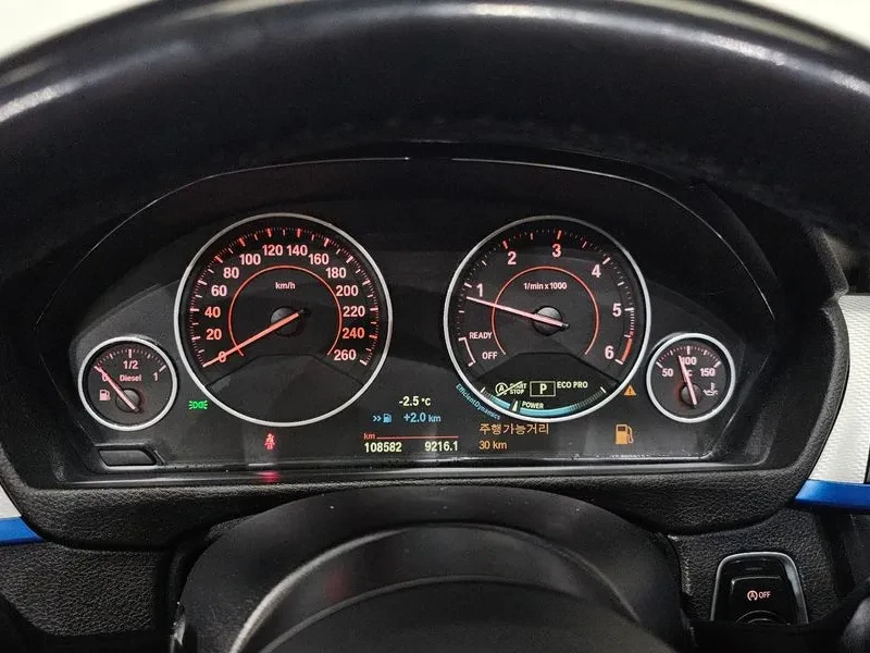 BMW 320 D Touring M Performance Edition, снимка 8 - Автомобили и джипове - 56161980